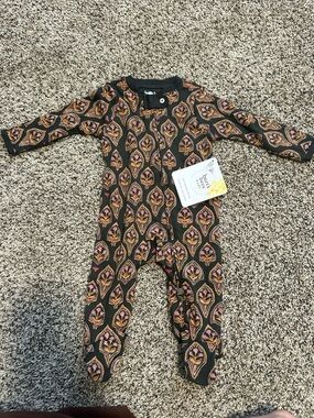 Burt’s Bees Baby Black Floral Footed One‑Piece 0‑3M NWT